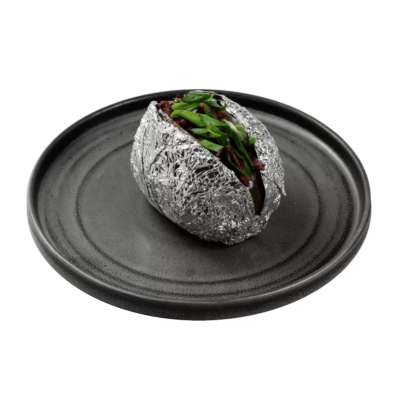 Картофель запеченный с каймаком и кониной