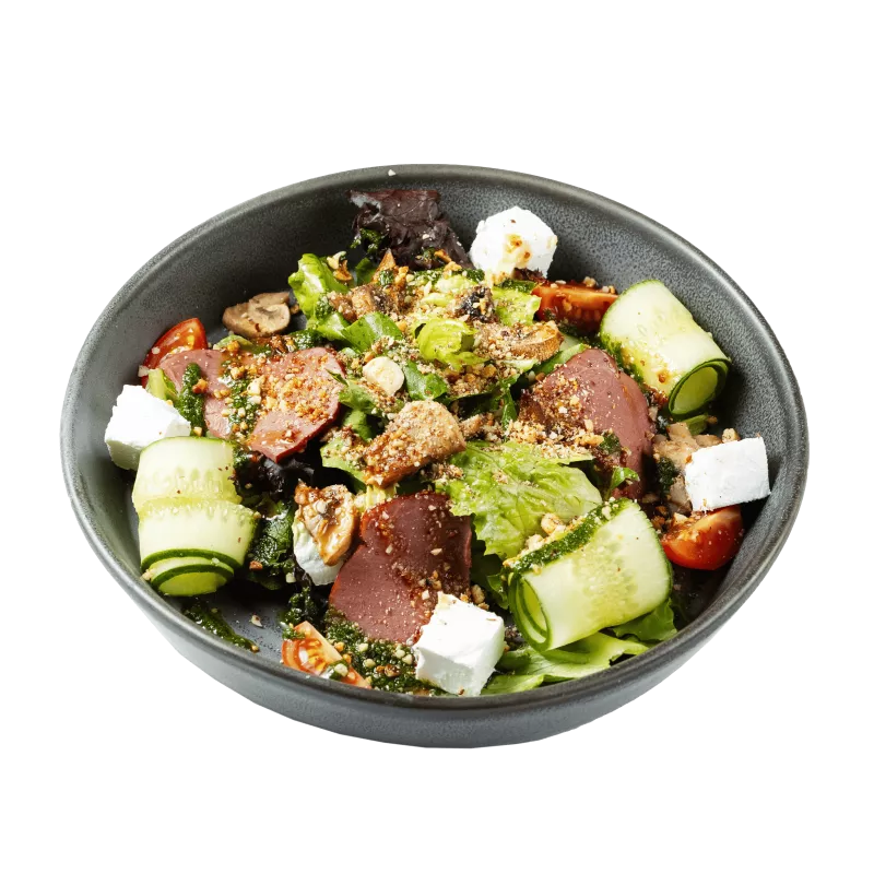 Фирменный салат с копченой кониной 